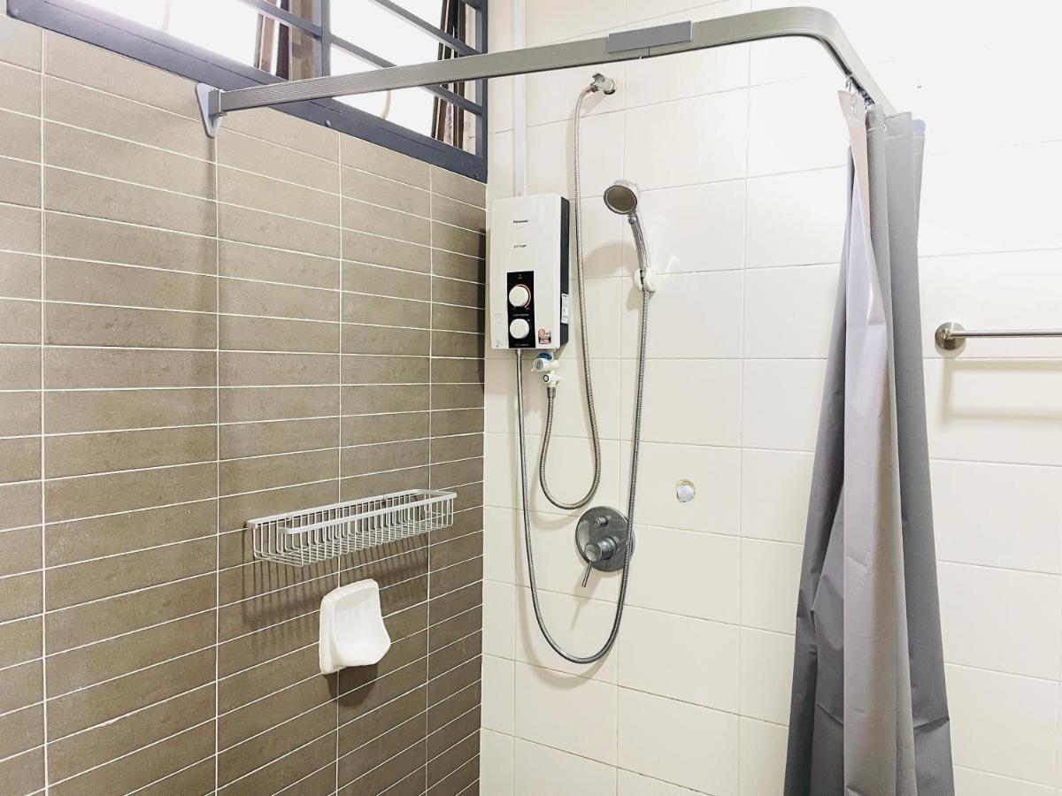 Palazio Mount Austin 2Br Studio Pool View With Tv Box-3 Plus 1 Pax C2-07 Джохор-Бару Экстерьер фото
